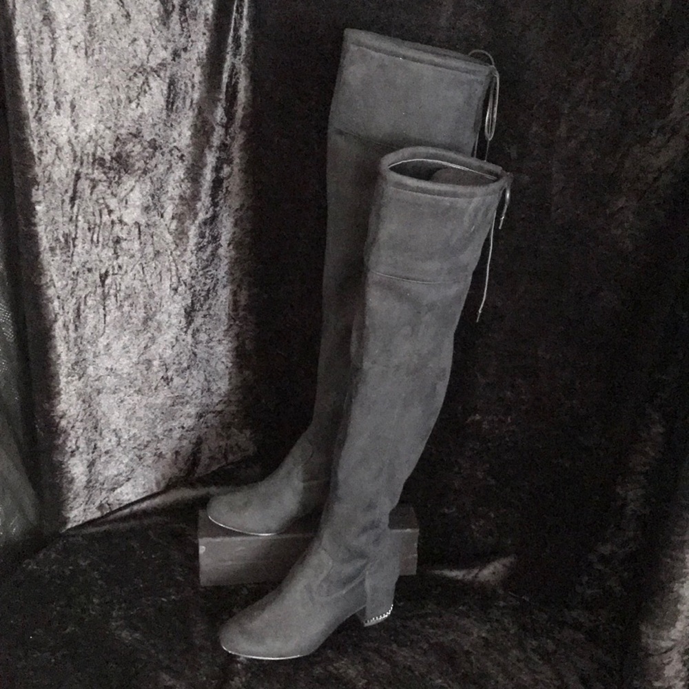 MICHAEL MICHAEL KORS—Jamie Stretch Over-the-Knee Mid-Heel Boots — Size 5 1/2